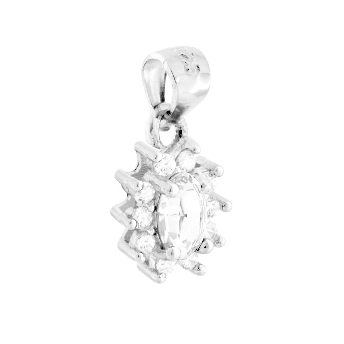 Ciondolo con Zircone Bianco Ovale con Zirconi Bianchi montati su Griffe.<BR>