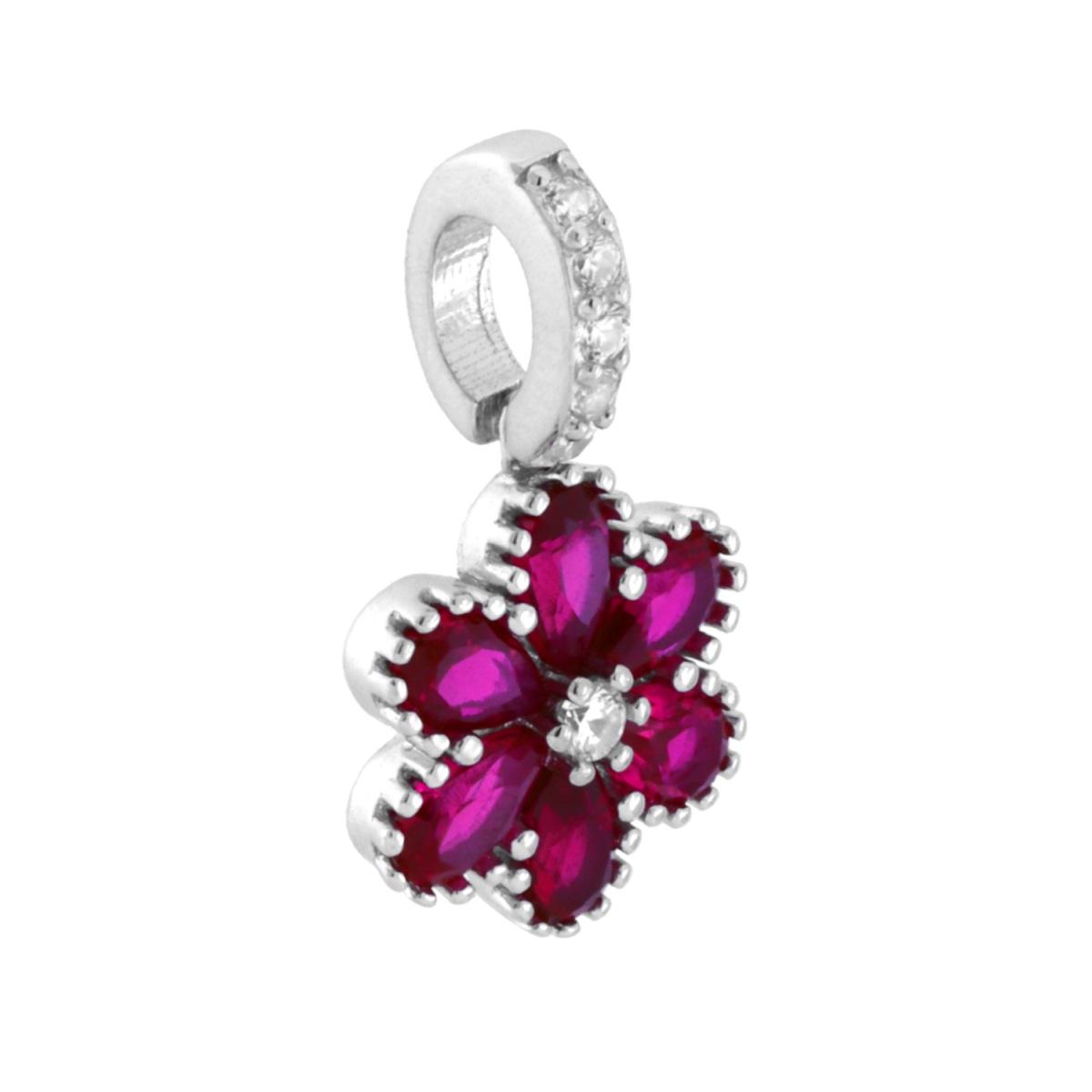Ciondolo a forma di fiore con petali cubic zirconia goccia colore rosso rubino incastonati, contromaglia con cubic zirconi bianchi incastonati.