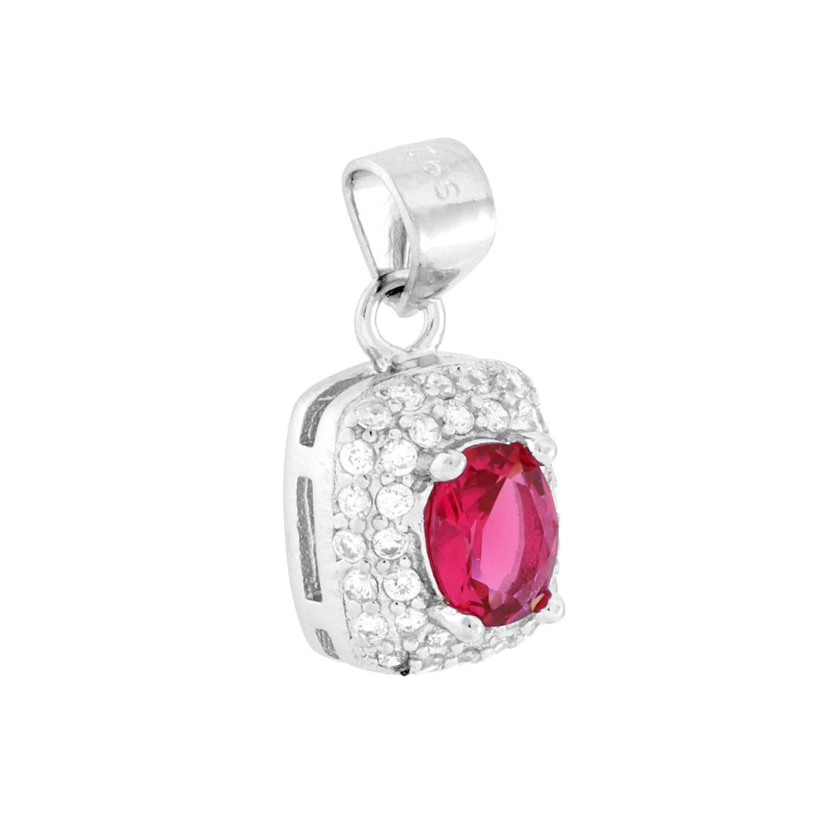 Ciondolo rettangolare con Cubic zirconia ovale colore Rosso Rubino su montatura 4 Griffe, con cubic zirconia bianchi incastonati intorno.<BR>
