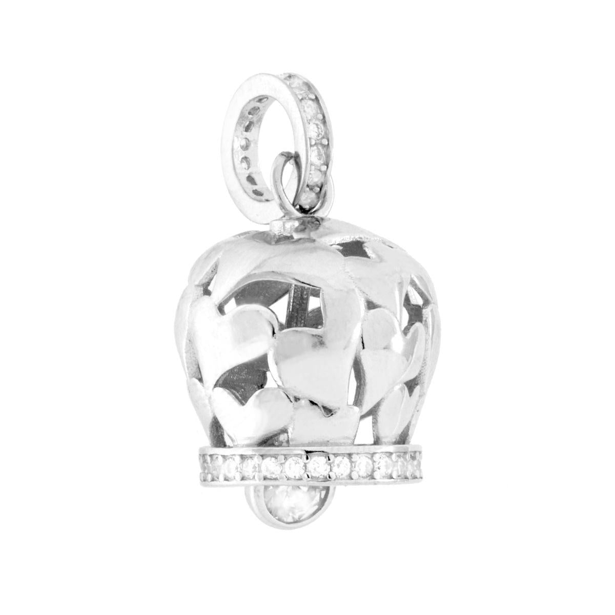 Ciondolo a forma di campana traforata composta da cuori lisci e lucidi con ghiera, contromaglia e pendente con cubic zirconia incastonati.