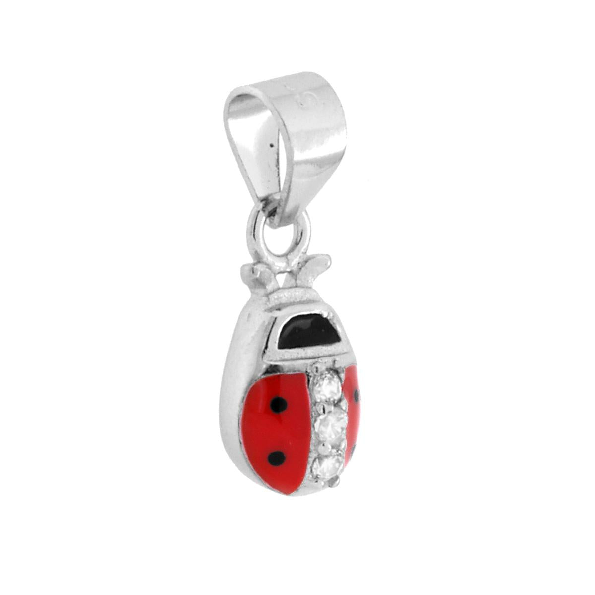 Ciondolo a forma di coccinella con applicazione smalto colore rosso e nero e cubic zirconia bianchi incastonati.<BR>
