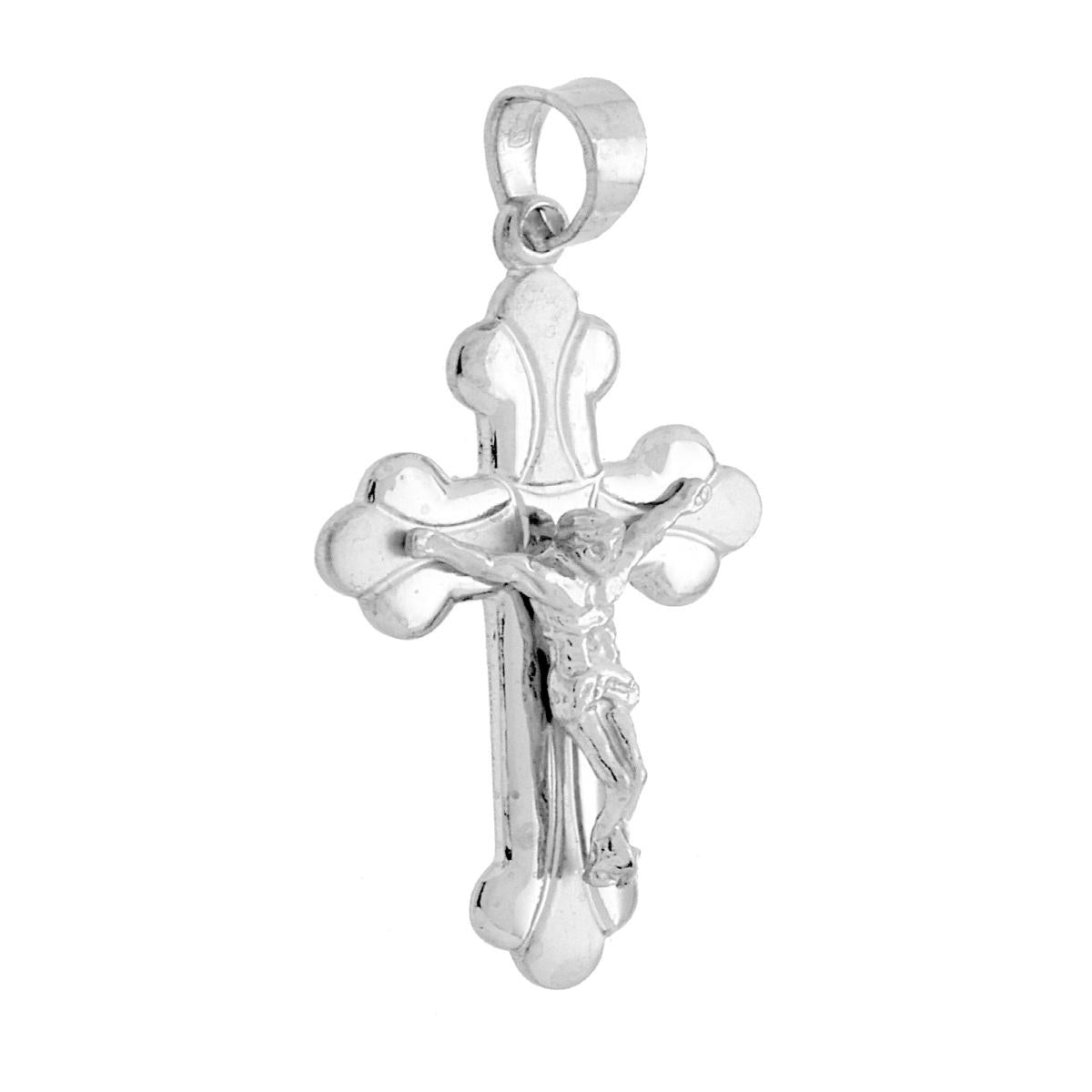 Ciondolo a forma di Croce Latina trifogliata con Cristo e lavorazione laser.<BR>Made in Italy