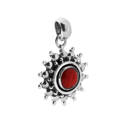 Ciondolo Etnico con Accessorio a forma di Sole con Pietra tonda Corallo.