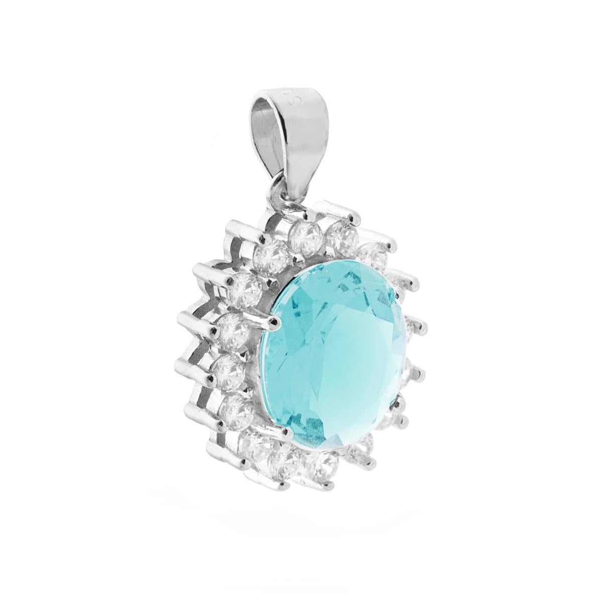Ciondolo con forma Ovale con Zircone Acquamarina contornato da Zirconi Bianchi.