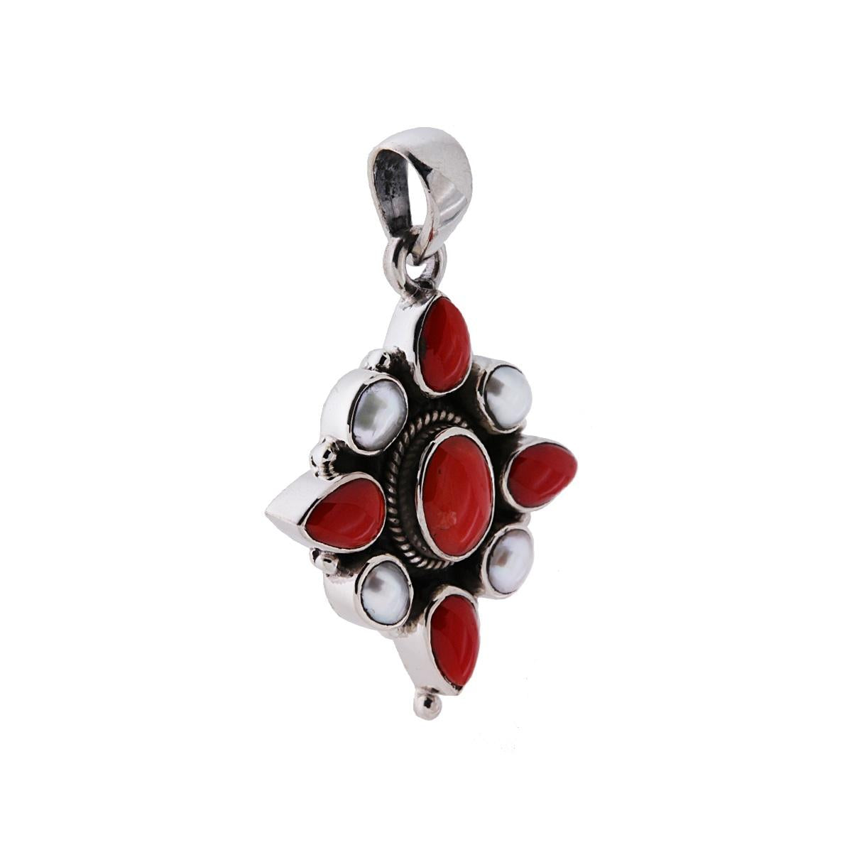 Ciondolo Etnico a forma di Stella Polare con Perle e Pietre Corallo.<BR>