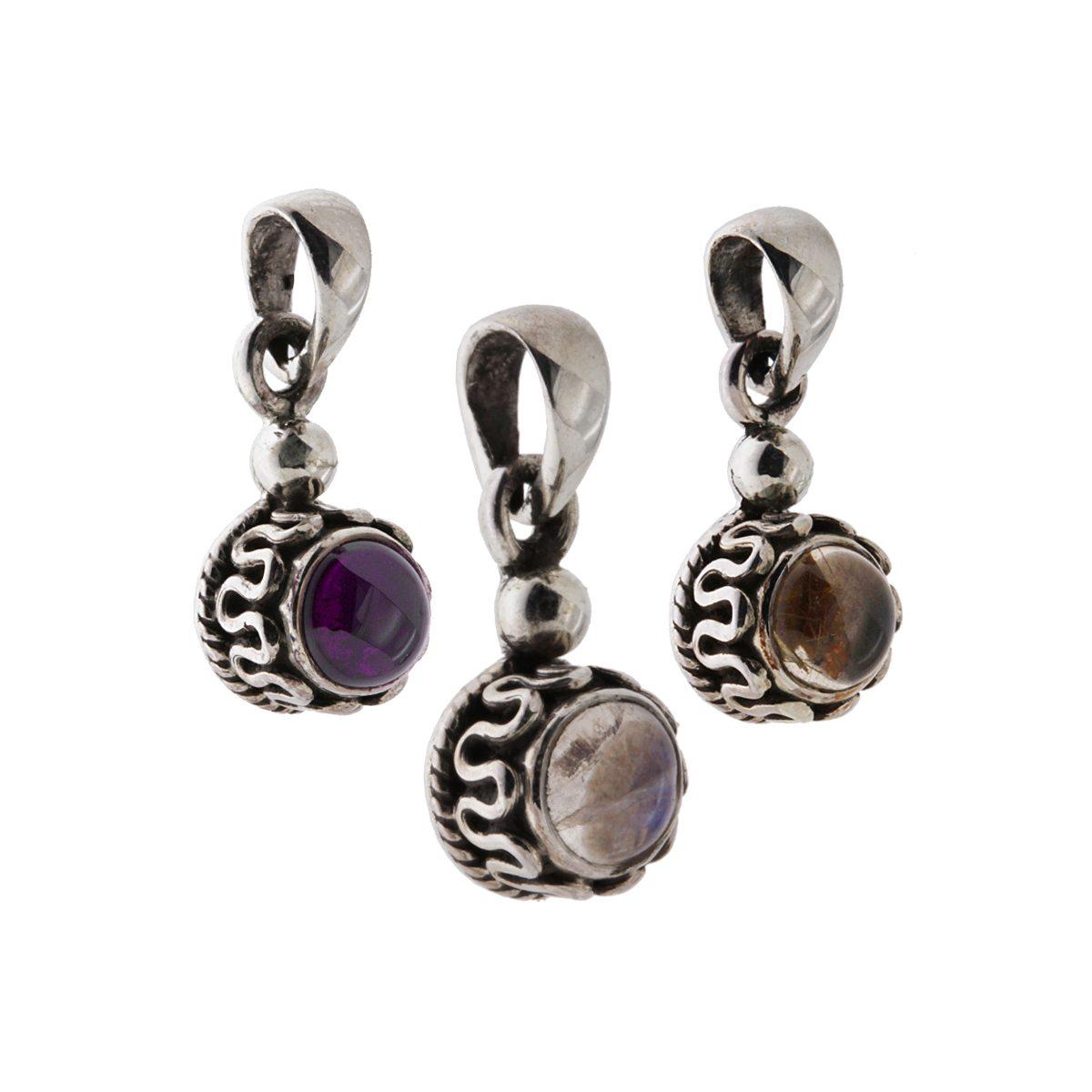 Ciondolo Etnico con Accessorio di forma Tonda con Pietre Granato, Opale, Quarzo Rutilato, Tanzanite, Onice.     <BR>Puoi scrivere sulla nota dell'ordine il tipo di pietra che preferisci, indicando il numero corrispondente.