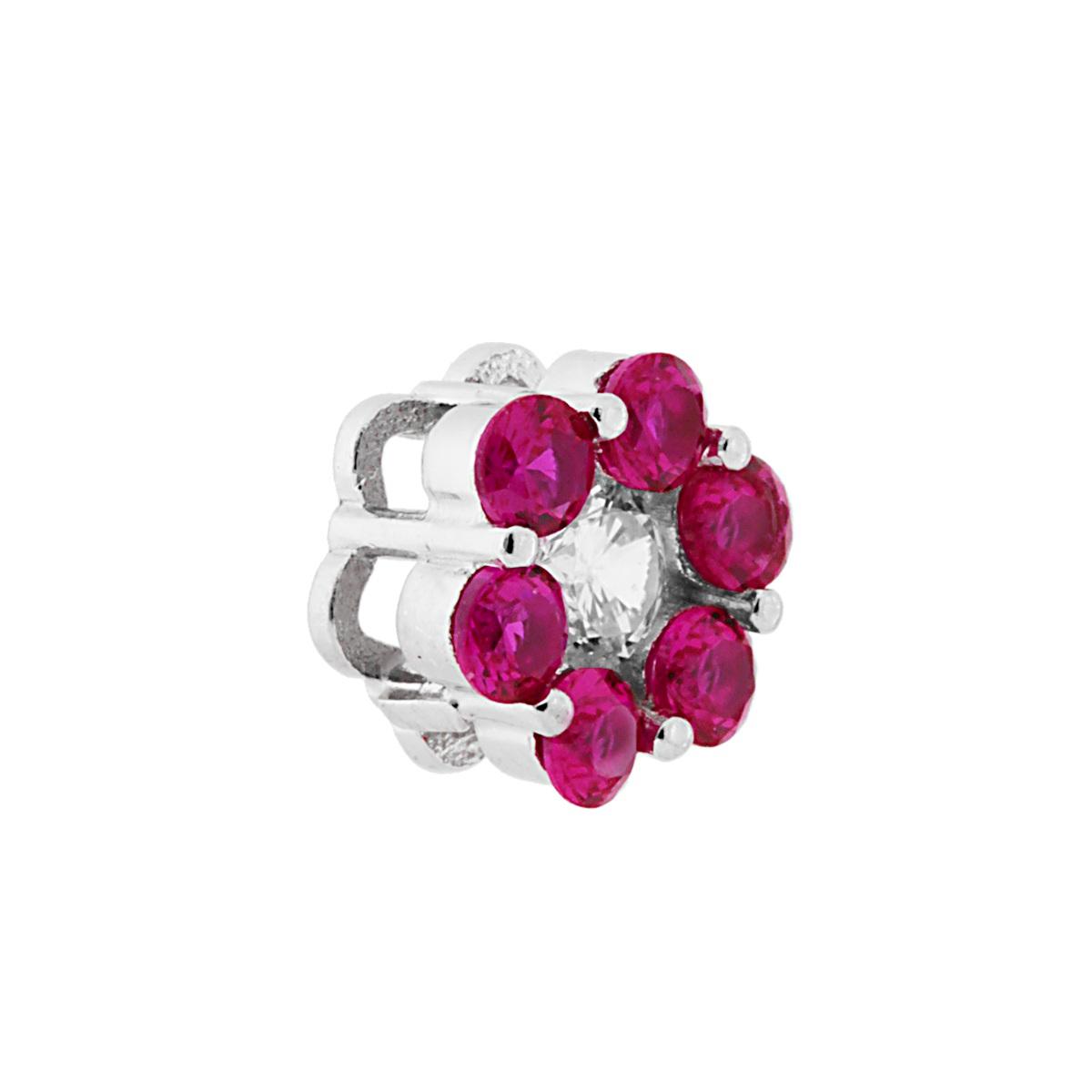 Ciondolo a forma di fiore con passante per catena, con petali in zirconi Rosso Rubino e Zircone Bianco centrale.