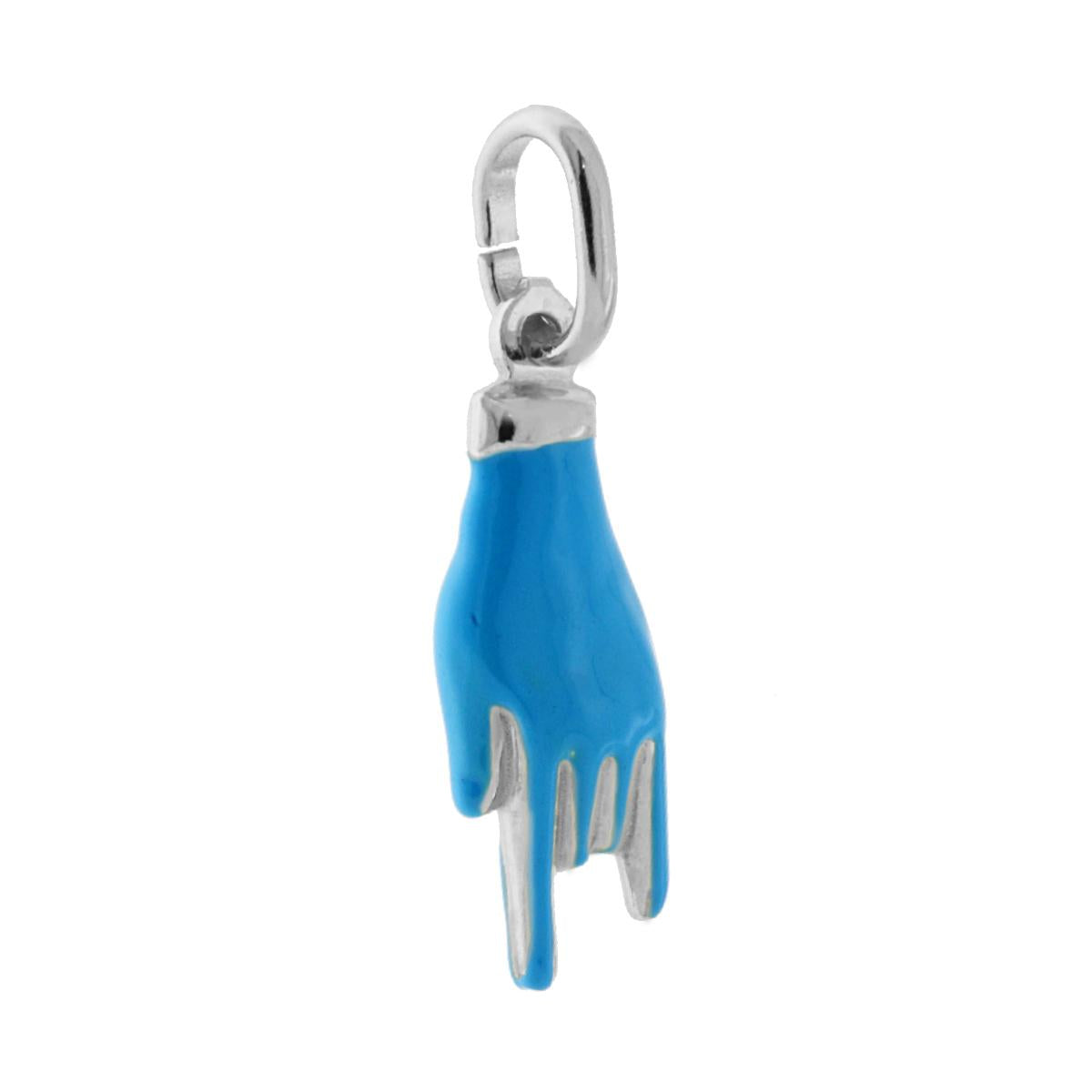 Ciondolo a forma di Mano con Corna portafortuna con applicazione smalto colore azzurro con finitura liscia e lucida.<BR>Made in Italy