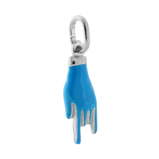 Ciondolo a forma di Mano con Corna portafortuna con applicazione smalto colore azzurro con finitura liscia e lucida.<BR>Made in Italy