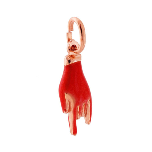 Ciondolo a forma di mano a corna con applicazione smalto colore rosso perlato e brillante.<BR>Made in Italy