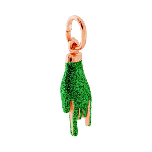 Ciondolo a forma di Mano con Corna portafortuna con applicazione smalto colore verde con superficie glitterata.<BR>Made in Italy