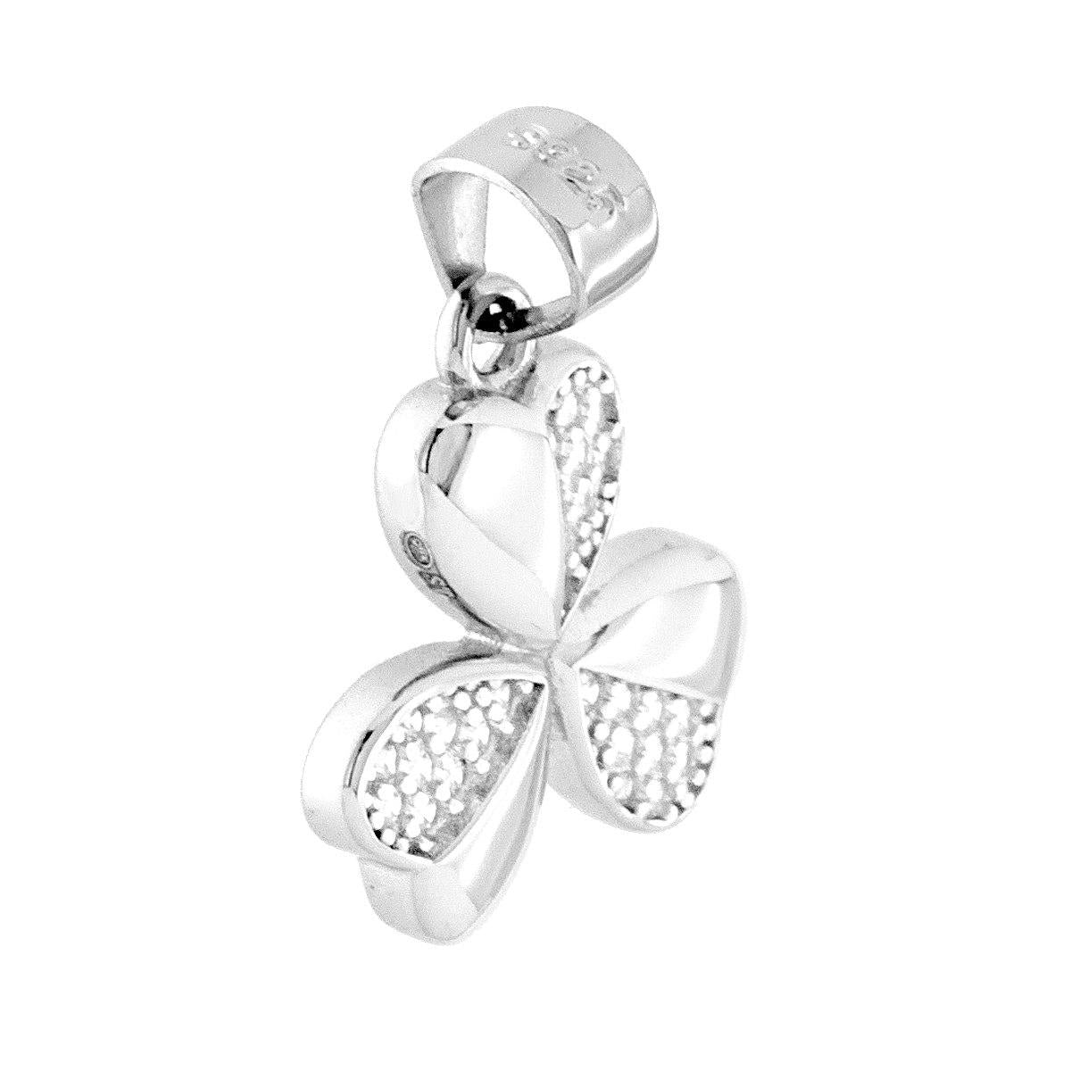 Ciondolo a forma di Trifoglio con finitura lucida e zirconi bianchi incastonati.<BR>