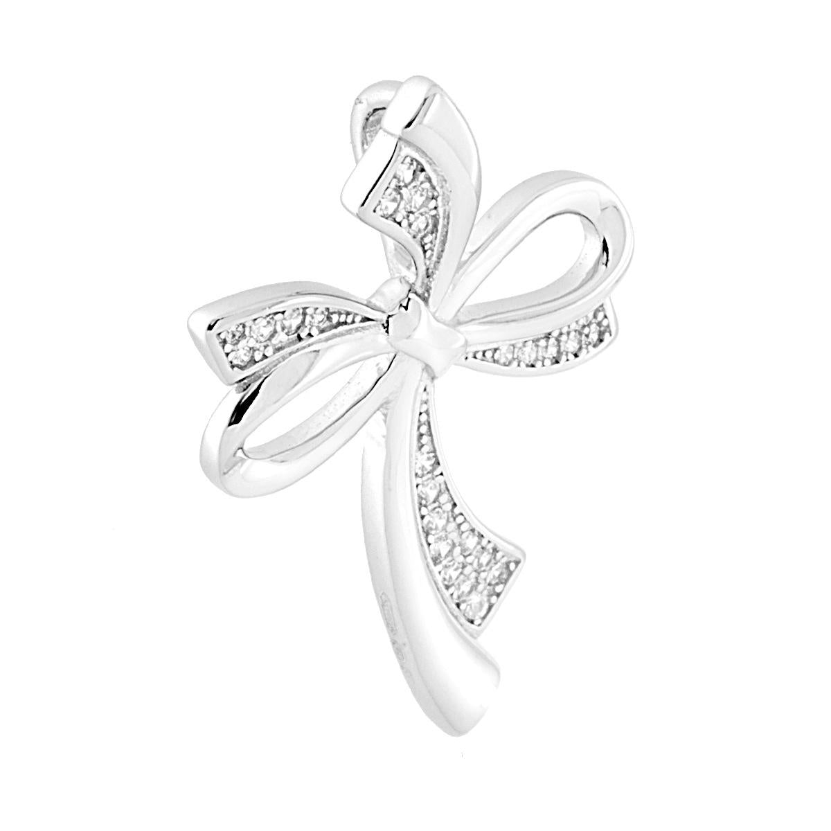 Ciondolo con passante per catena a forma di croce a fiocco con finitura liscia e lucida e con zirconi bianchi incastonati.