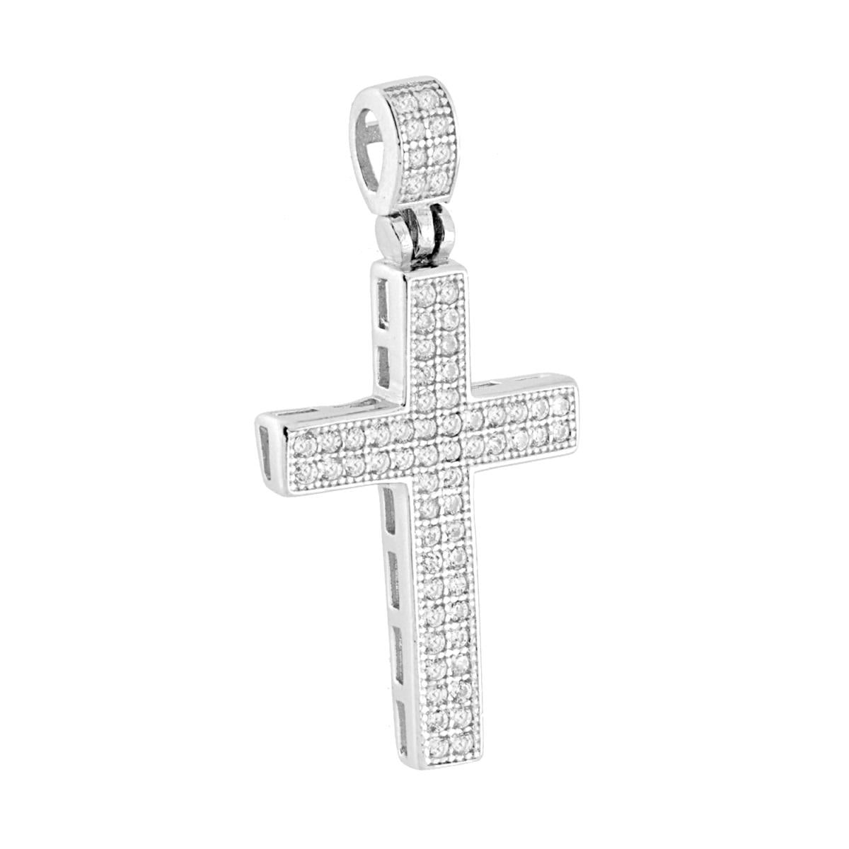 Ciondolo a forma di croce con cubic zirconia bianchi incastonati.
