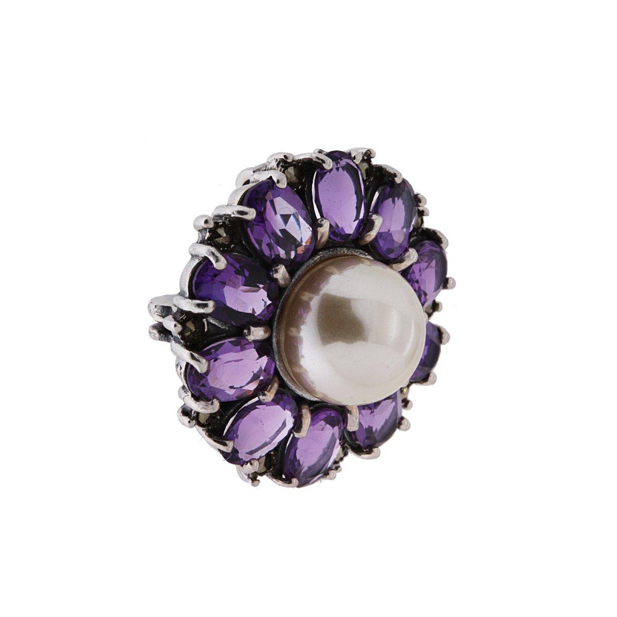 Ciondolo Spilla Etnico a forma di Fiore con Perla Bianca centrale contornata da pietre Ovali Ametista montate su 4 Griffe.