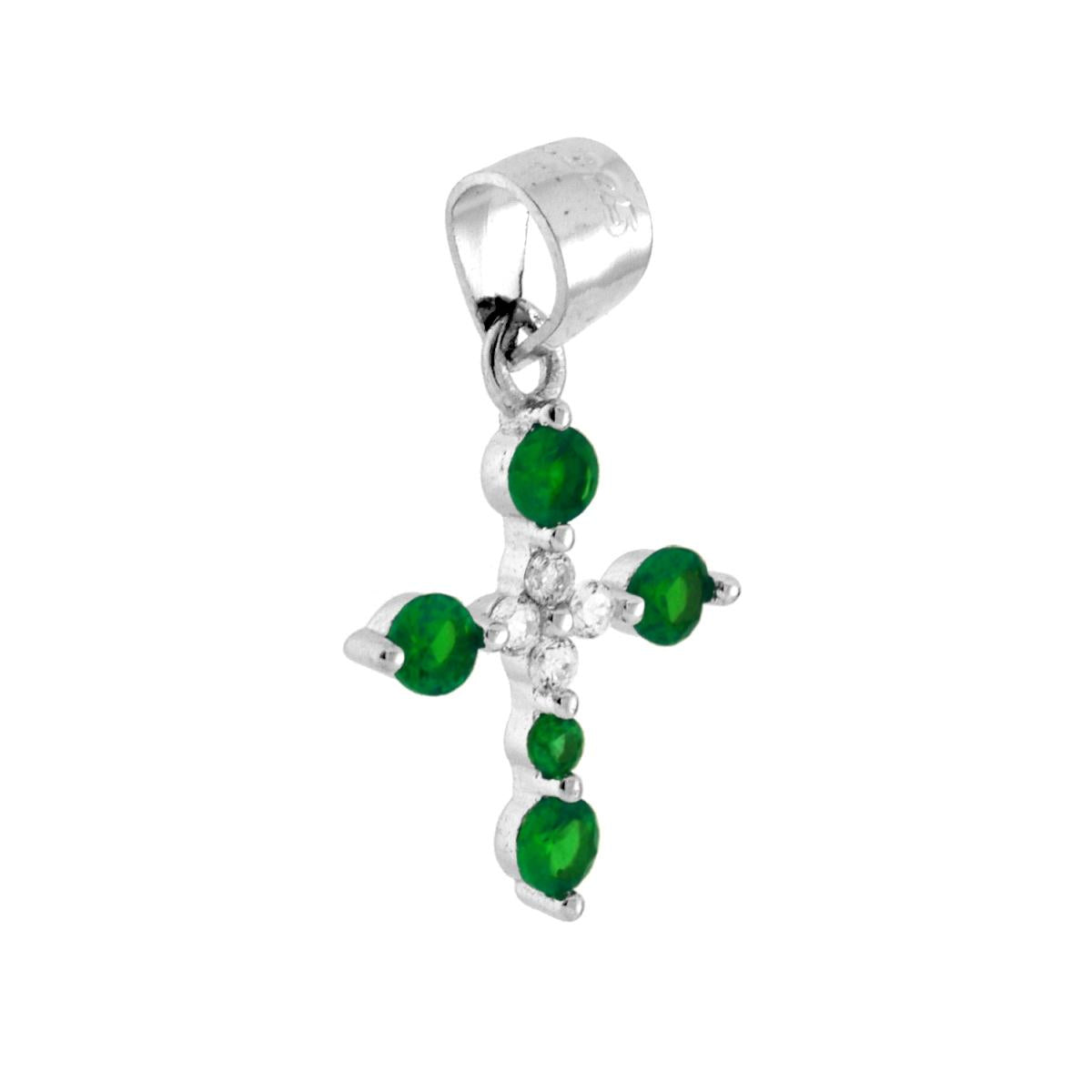 Ciondolo a forma di croce con cubic zirconia colore Verde Smeraldo e bianco montati su 2 Griffe.