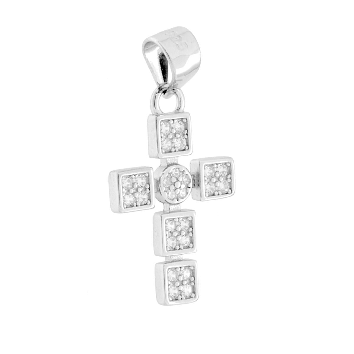 Ciondolo a forma di croce composta da quadrati con cubic zirconia bianchi incastonati.