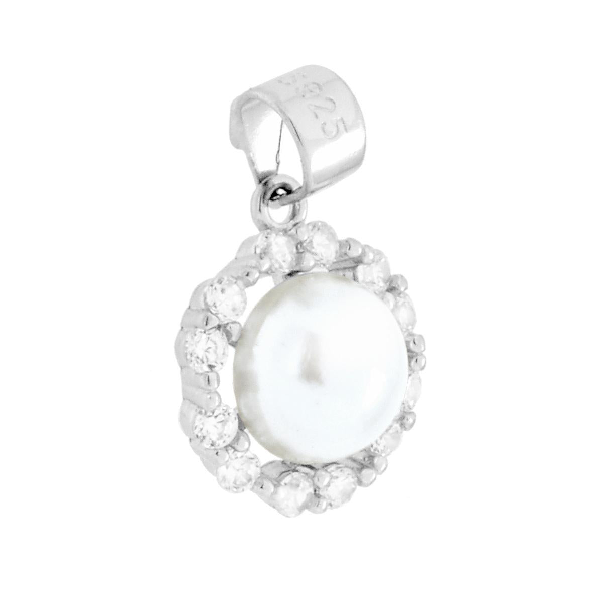 Ciondolo di forma tonda con perla bianca con cubic zirconia bianchi incastonati intorno.
