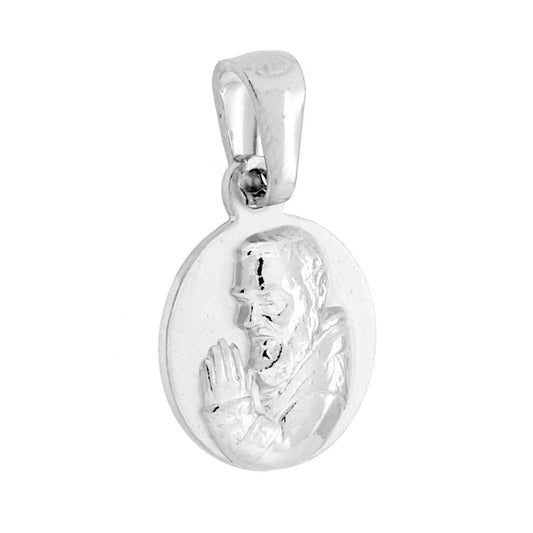 Ciondolo di forma tonda con Padre Pio in bassorilievo con finitura lucida e satinata.<BR>Made in Italy