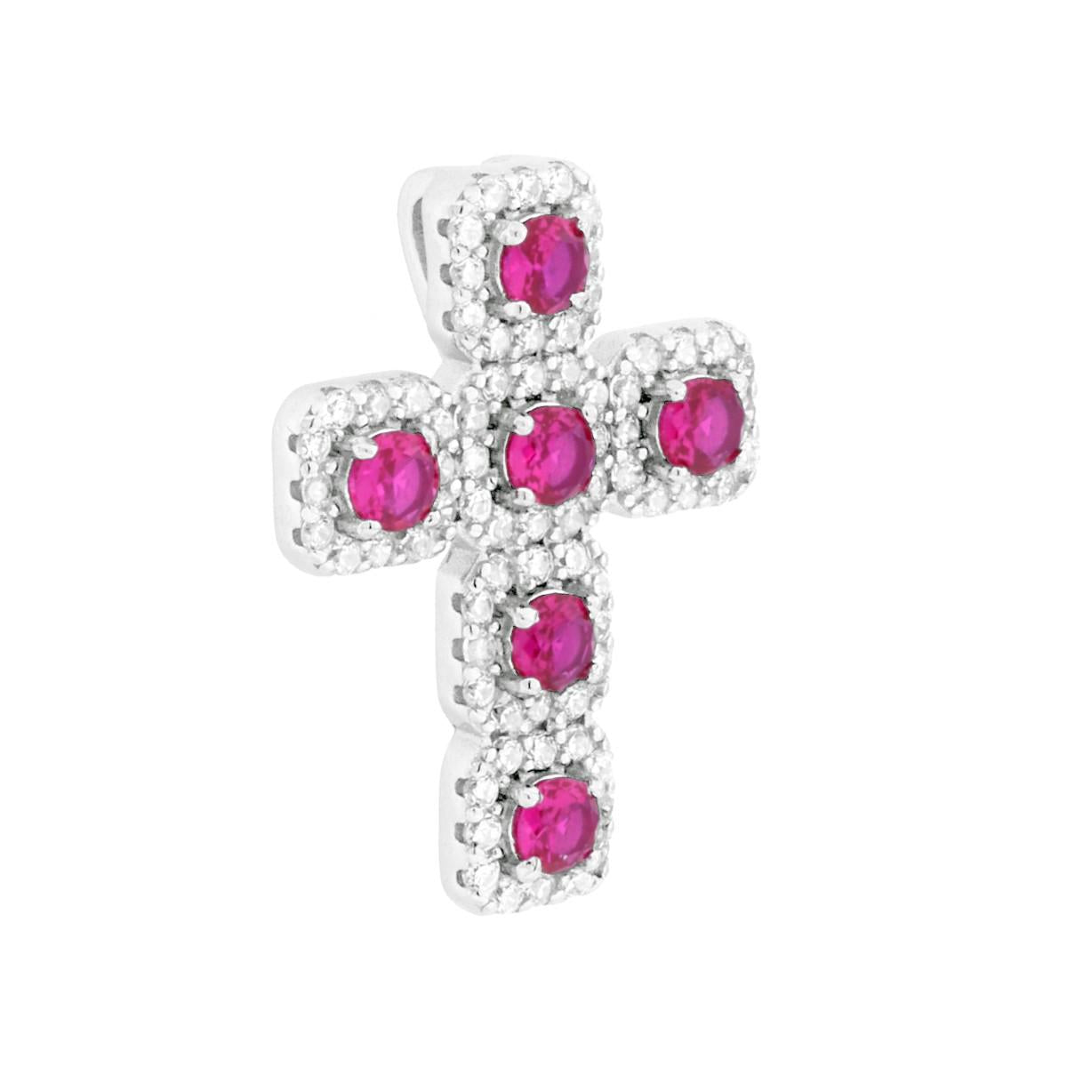 Ciondolo con passante per catena a forma di croce con tondi rosso rubino montati su 4 Griffe con cubic zirconia bianchi incastonati intorno.