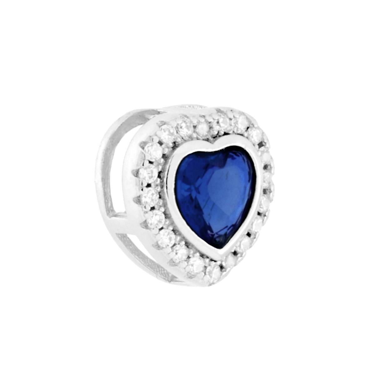 Ciondolo con passante per catena a forma di cuore colore Blu Zaffiro con cubic zirconia bianchi incastonati intorno.<BR>