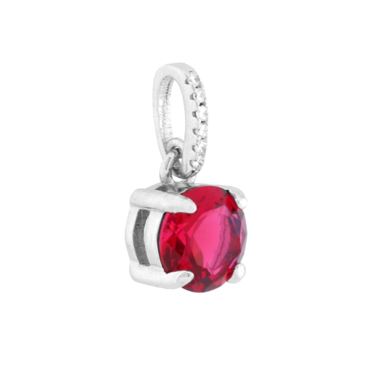 Ciondolo punto luce colore rosso rubino montato su 4 Griffe e cubic zirconia bianchi incastonati su contromaglia.