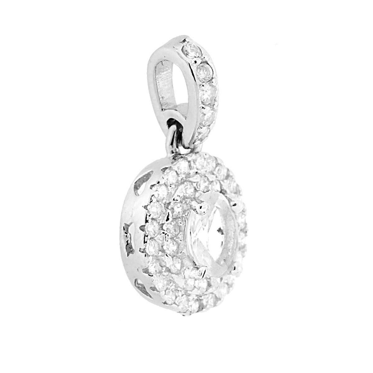 Ciondolo di forma Ovale con Zircone Bianco e Zirconi Bianchi incastonati a giro.